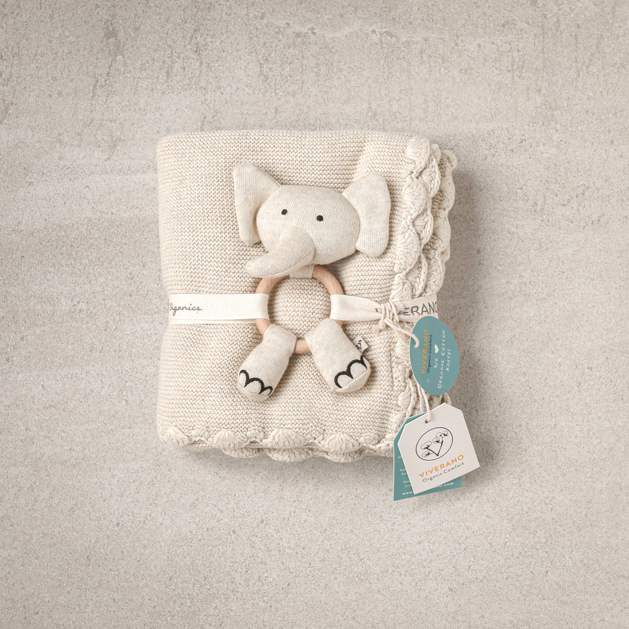 Scallop Edge Classic Knit Baby Blanket + Elephant Rattle Gift Set (Organic Cotton)