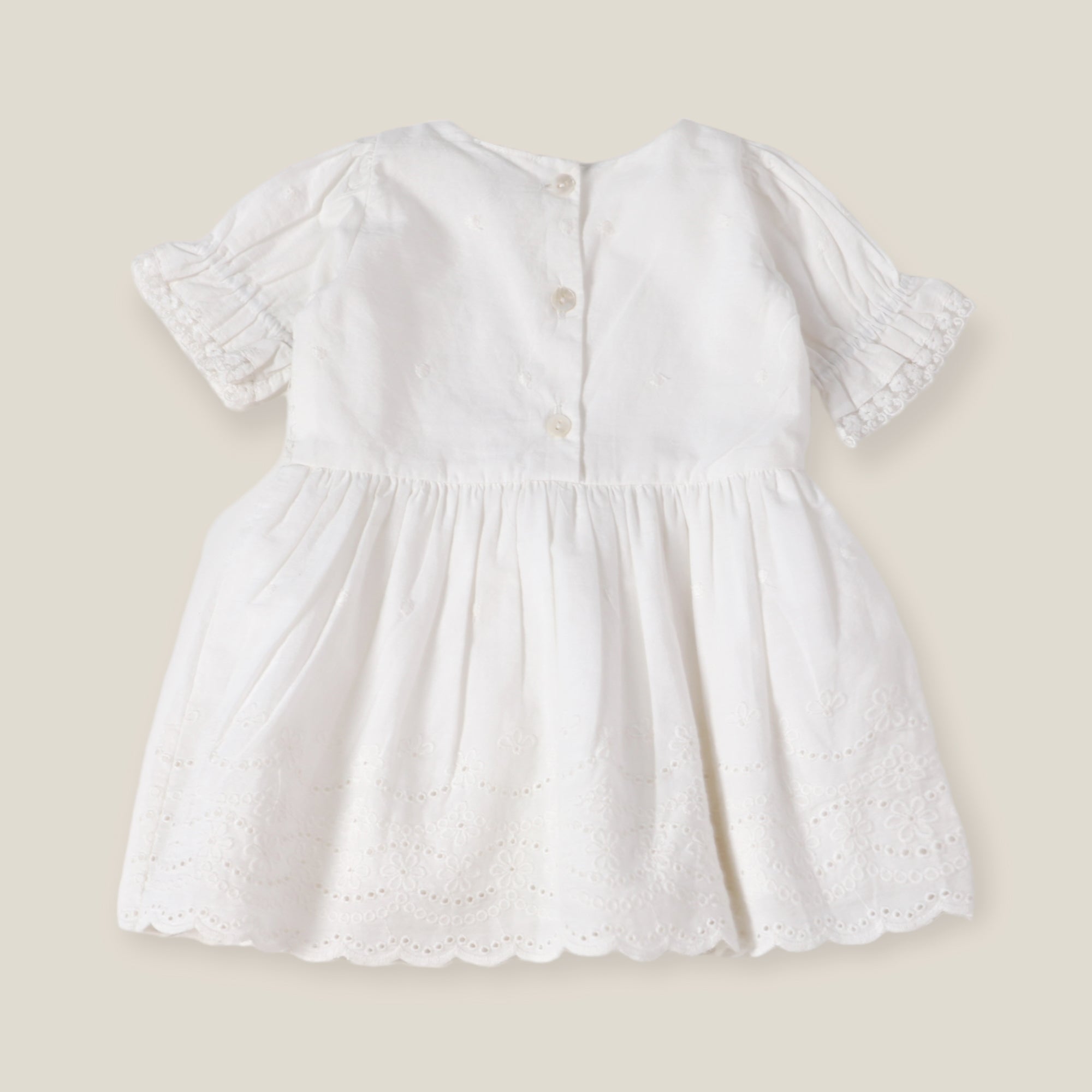 Vestido para bebé con encaje bordado de Annabelle White Schiffli + bombacho (algodón orgánico)