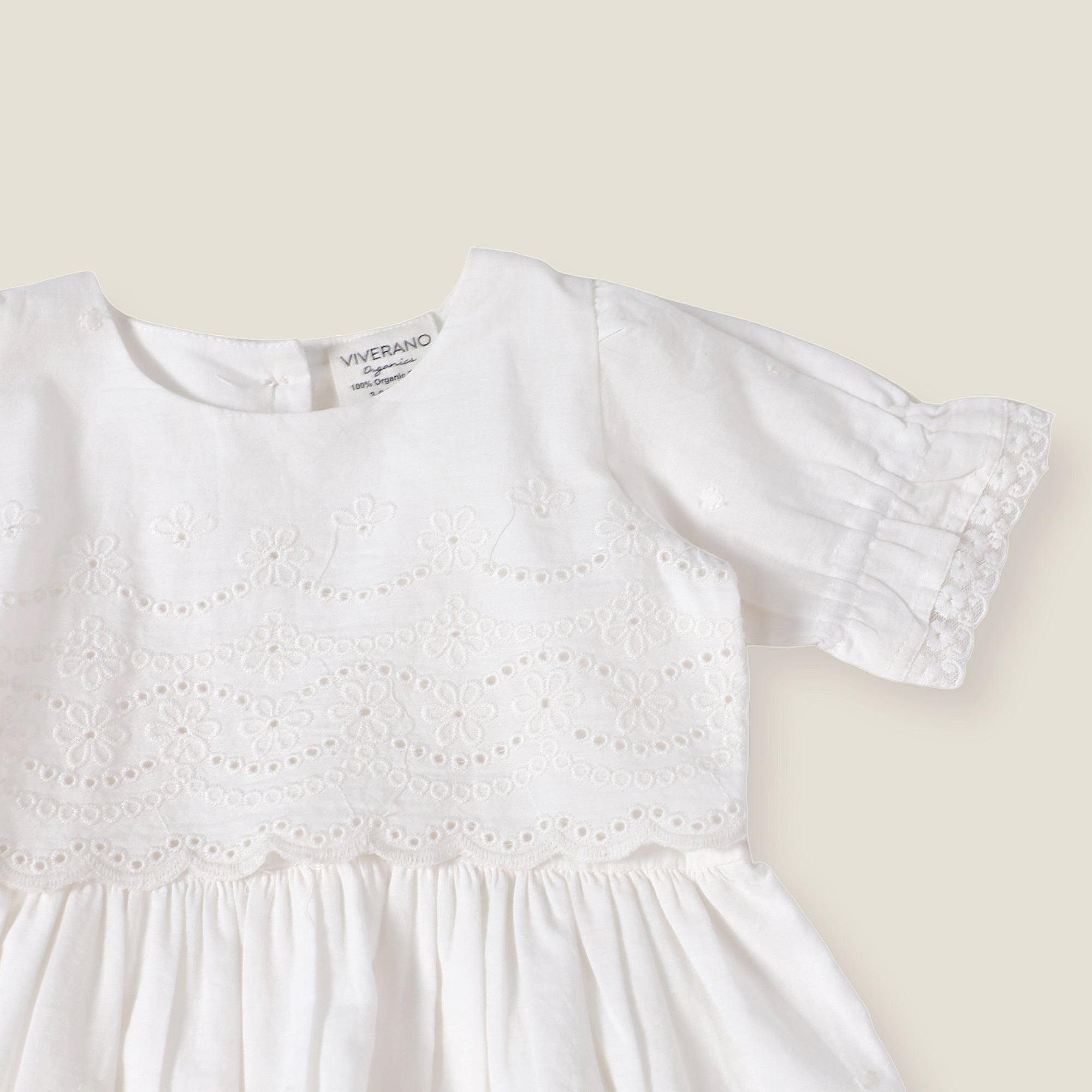 Vestido para bebé con encaje bordado de Annabelle White Schiffli + bombacho (algodón orgánico)