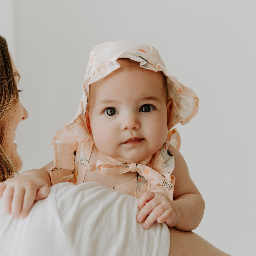 Organic Muslin Elephant Ruffled Bonnet Hat for Baby Girls - Viverano