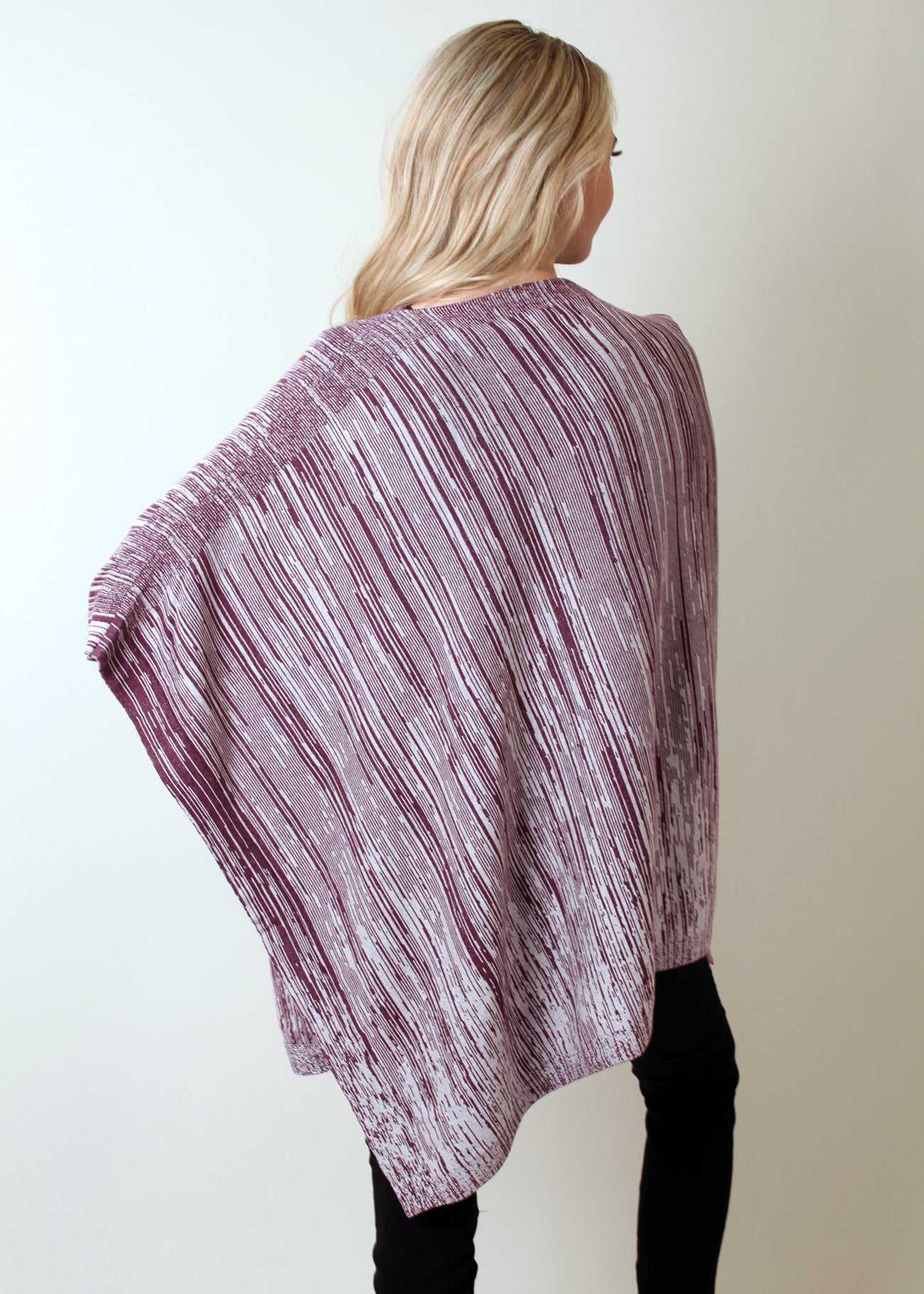 Poncho envolvente de algodón orgánico de dos tonos de cinco posiciones Loving Thread Eco-chic LUXE (4 colores)