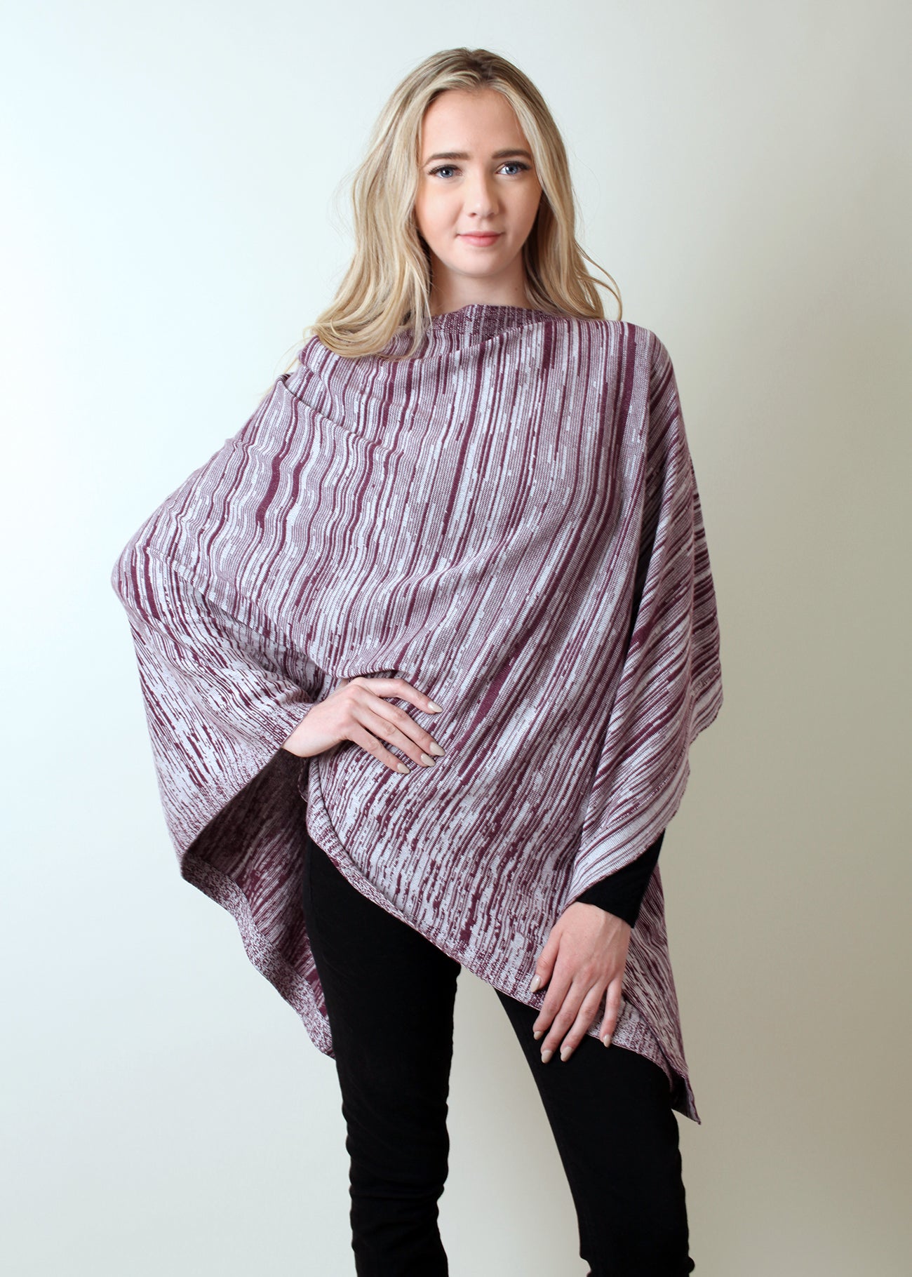 Poncho envolvente de algodón orgánico de dos tonos de cinco posiciones Loving Thread Eco-chic LUXE (4 colores)